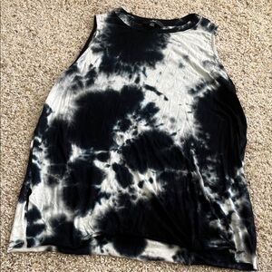 Lulu's tie dye tank top new without tags M blue and white